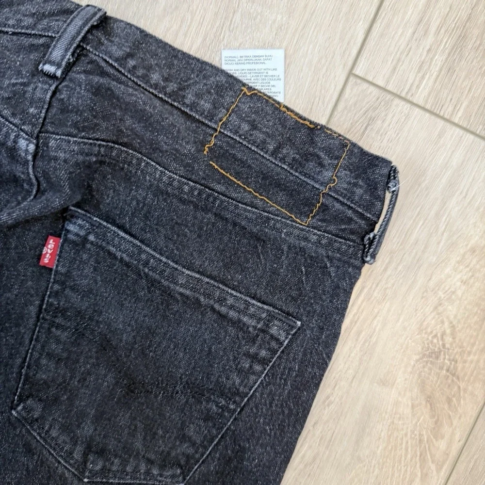 Levis 501 Black Jeans Men 33x31 Dark Wash Denim Button Fly Pants Grunge Y2K VTG